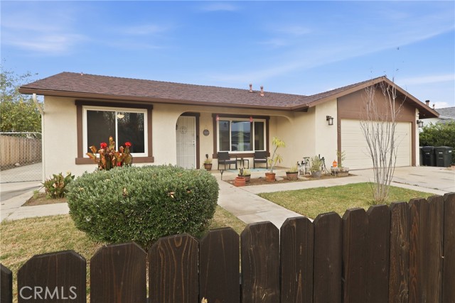 Detail Gallery Image 2 of 36 For 281 Eastwood, Hemet,  CA 92544 - 4 Beds | 2 Baths