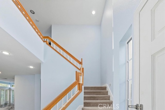 Detail Gallery Image 18 of 48 For 298 Saint Thomas, Oak Park,  CA 91377 - 5 Beds | 3 Baths