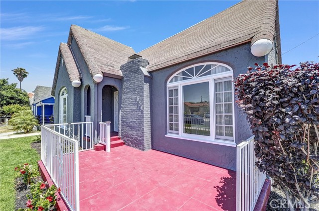 2850 S Norton Ave, Los Angeles CA: https://media.crmls.org/medias/2f7e31f7-9912-4560-9b26-756decd3f8d3.jpg