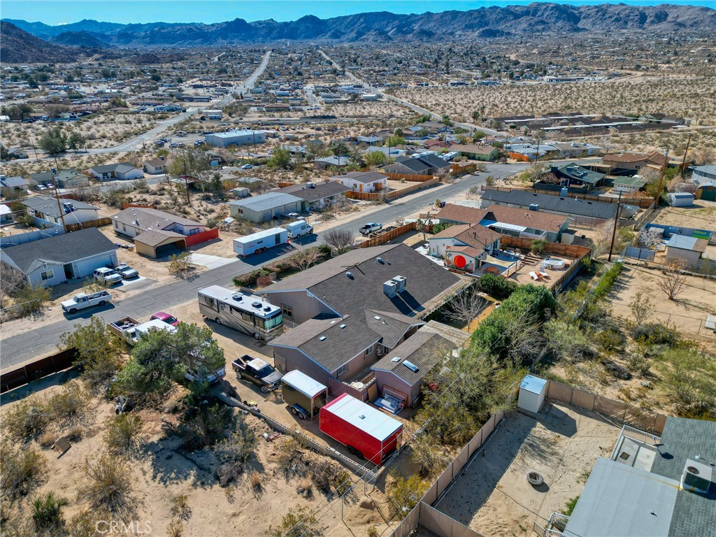 https://media.crmls.org/medias/2f7ea8fe-ab2a-448c-a67e-ca876d7ff191.jpg?preset=X-Large