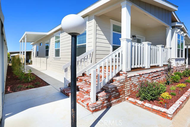 Detail Gallery Image 2 of 31 For 136 Buena Vista, Tustin,  CA 92780 - 3 Beds | 2 Baths