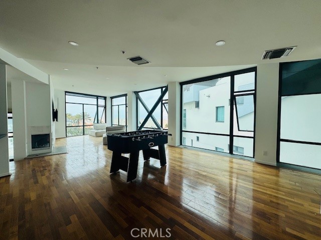 270 Palisades Beach Road, Santa Monica CA: https://media.crmls.org/medias/2f7f37b6-be3e-4621-85b8-de080732fb8d.jpg