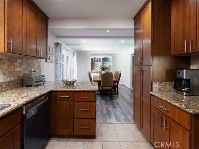 Detail Gallery Image 13 of 33 For 25006 Eshelman, Lomita,  CA 90717 - 4 Beds | 3 Baths