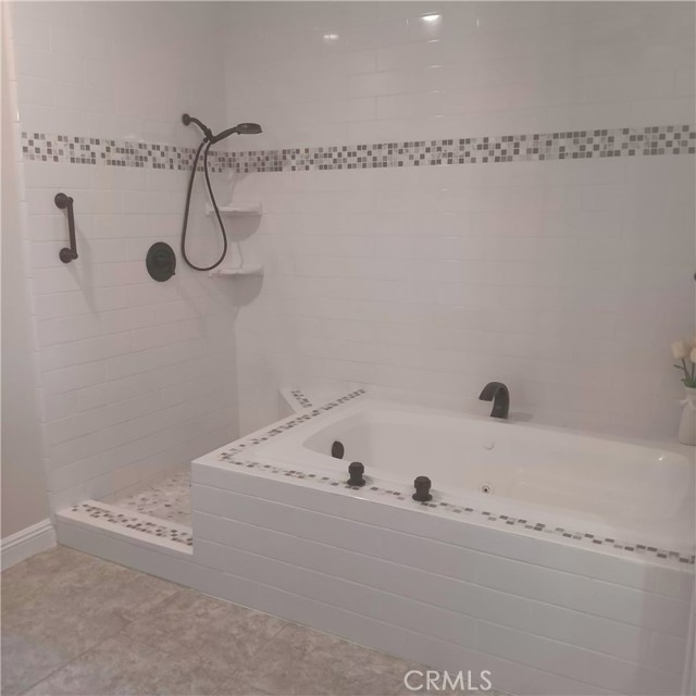 Detail Gallery Image 14 of 25 For 127 Lake Shore Dr, Rancho Mirage,  CA 92270 - 2 Beds | 2/1 Baths