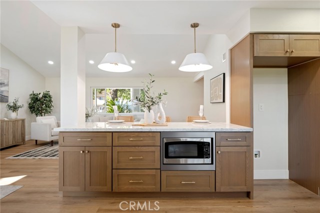 Detail Gallery Image 11 of 33 For 308 Calle Converse, Camarillo,  CA 93010 - 4 Beds | 3 Baths