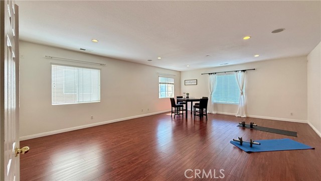 11958 Sunstone Court, Eastvale CA: https://media.crmls.org/medias/2f80fa95-0a7a-4a15-bc84-ca3c40404d4d.jpg