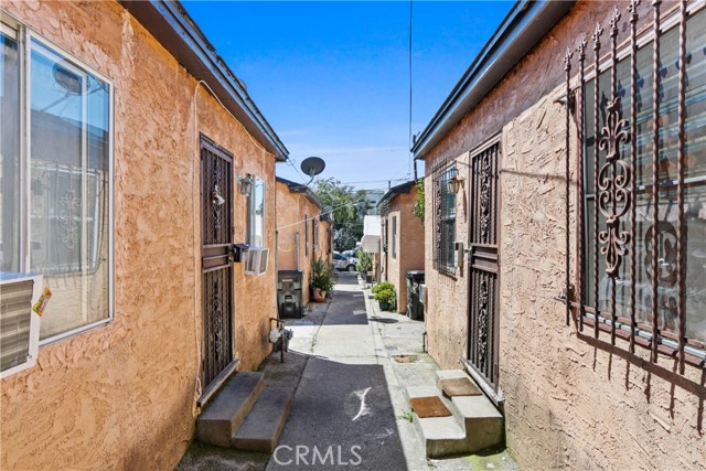 Front Image Thumbnail for CRDW26057766