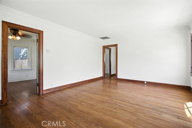 1206 N Keystone, Burbank CA: https://media.crmls.org/medias/2f81729b-8531-41ac-84d5-a96b696066d9.jpg