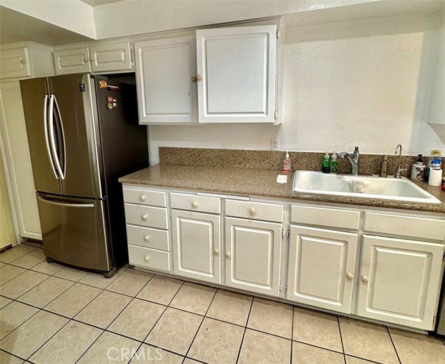 Detail Gallery Image 8 of 31 For 17241 Roscoe #16,  Northridge,  CA 91325 - 3 Beds | 3 Baths