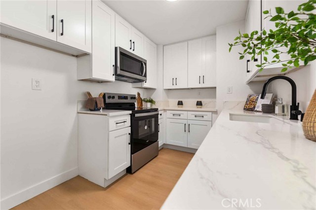 1750 E Ocean Boulevard, Long Beach CA: https://media.crmls.org/medias/2f829fbc-c868-4b00-942f-53fb511e7681.jpg