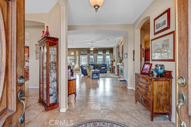 Detail Gallery Image 4 of 38 For 10727 Iron Creek Ave, Bakersfield,  CA 93312 - 4 Beds | 2 Baths