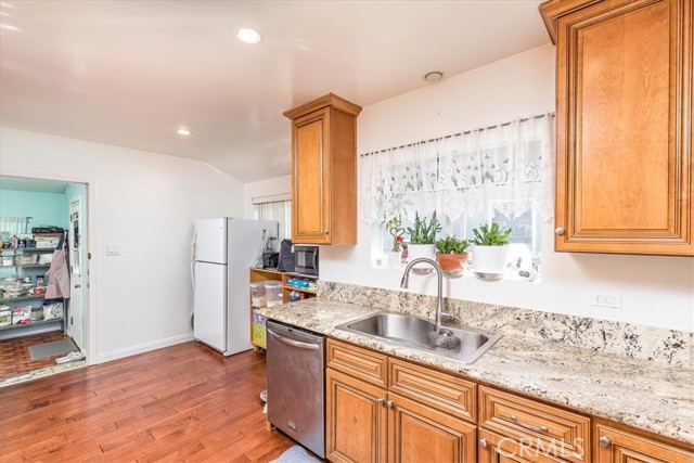 Image 8 of 30 For 4423 Maplewood Place