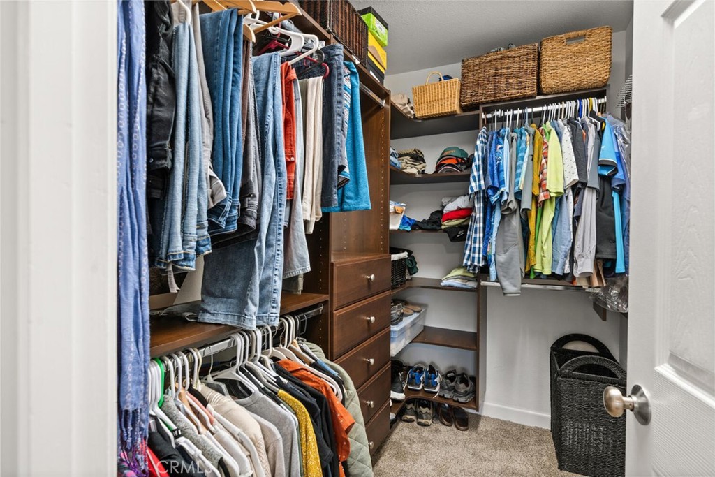 https://media.crmls.org/medias/2f83d2b5-32b6-4f17-8e50-e6fa4d5654e7.jpg?preset=X-Large