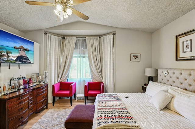 Detail Gallery Image 13 of 35 For 13210 Mohican, Moreno Valley,  CA 92555 - 3 Beds | 2/1 Baths