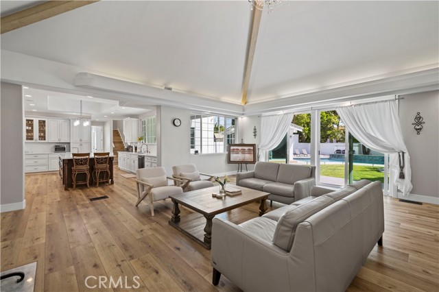 8944 Enfield, Sherwood Forest CA: https://media.crmls.org/medias/2f845130-65b8-499a-baa0-2862ebd3f0f1.jpg