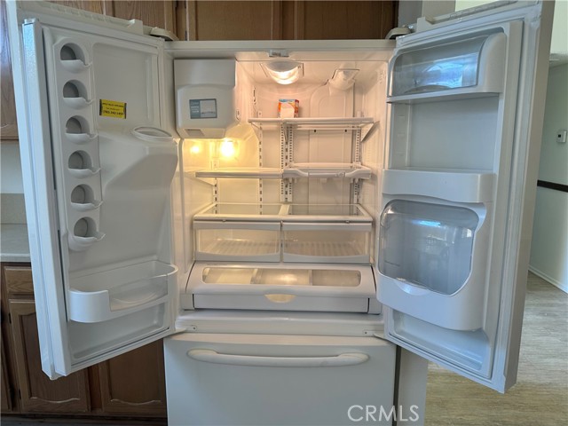 19080 Elm Drive, Apple Valley CA: https://media.crmls.org/medias/2f84b09a-2577-4cb3-a627-840d2ff1b20e.jpg