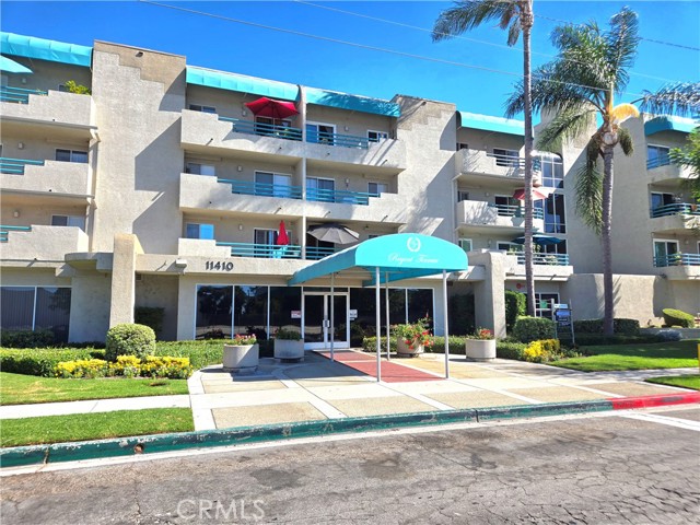 11410 Dolan Avenue, Downey CA: https://media.crmls.org/medias/2f84f9ae-67d9-4ca5-a012-620c7b4adbe5.jpg