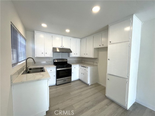 660 E 6Th Street, Azusa CA: https://media.crmls.org/medias/2f85231f-7284-4d8b-970d-8c94a7293c09.jpg