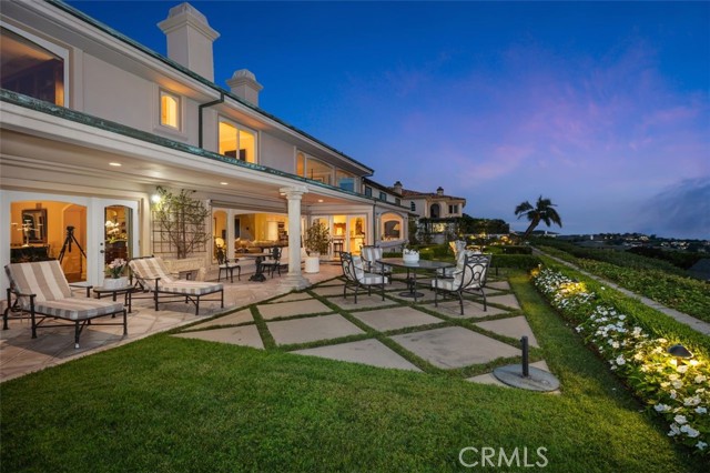 49 Cambria Drive, Corona del Mar CA: https://media.crmls.org/medias/2f8528ed-cba5-4e62-9e3a-327033041428.jpg