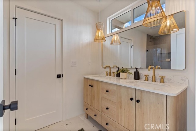 Detail Gallery Image 27 of 52 For 23755 Clarendon, Woodland Hills,  CA 91367 - 4 Beds | 3 Baths