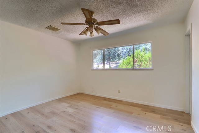 42912 Country Club E Drive, Oakhurst CA: https://media.crmls.org/medias/2f85f832-2c65-4465-bcfd-fc67c20871b2.jpg