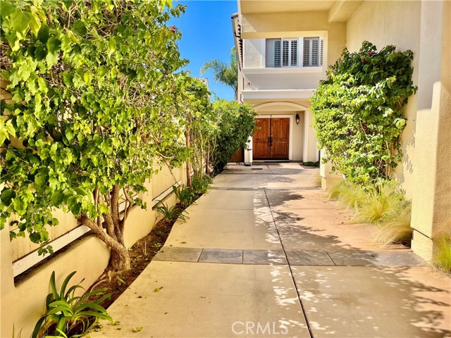Detail Gallery Image 4 of 65 For 227 S Helberta Ave #B,  Redondo Beach,  CA 90277 - 4 Beds | 3/1 Baths