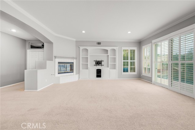 32879 Valentino Way, Temecula CA: https://media.crmls.org/medias/2f866b23-6fb8-4104-8421-33cd9e68c66c.jpg