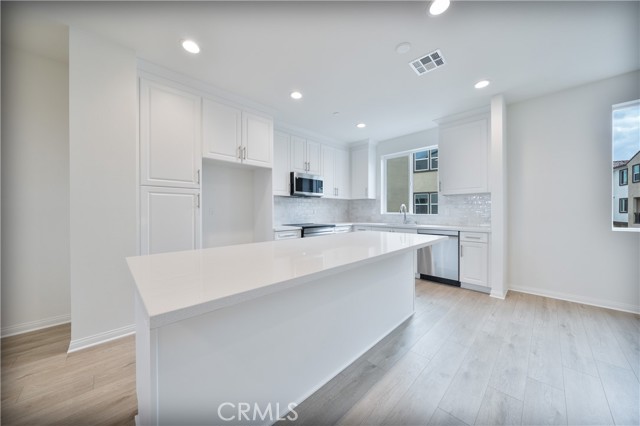 Detail Gallery Image 7 of 38 For 2440 E Lincoln Ave #3,  Anaheim,  CA 92806 - 4 Beds | 3/1 Baths