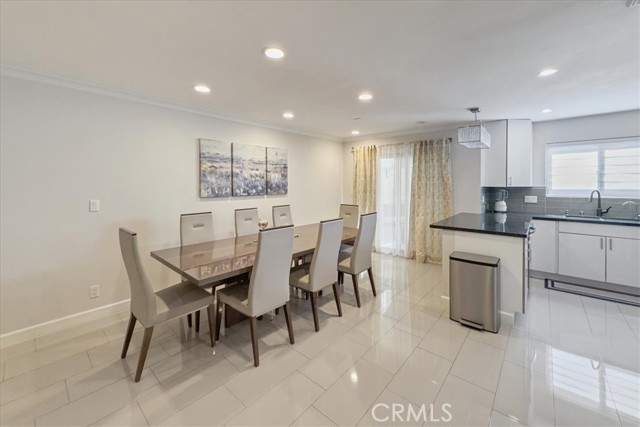 Detail Gallery Image 6 of 23 For 1156 San Rafael #2,  Glendale,  CA 91202 - 2 Beds | 2 Baths