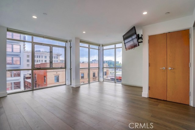 Detail Gallery Image 17 of 27 For 35 Raymond #404,  Pasadena,  CA 91103 - 2 Beds | 2/1 Baths