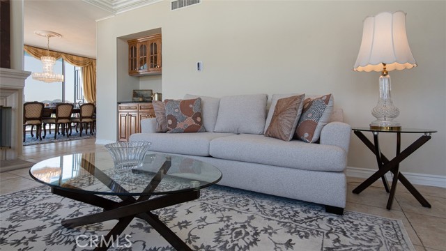 Detail Gallery Image 5 of 55 For 1155 N Brand Bld #1101,  Glendale,  CA 91202 - 3 Beds | 2 Baths