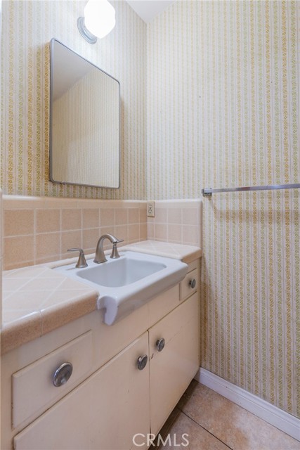921 W Pioneer Drive, Anaheim CA: https://media.crmls.org/medias/2f8908a4-76c1-4a1f-9925-9f4d3931eae8.jpg