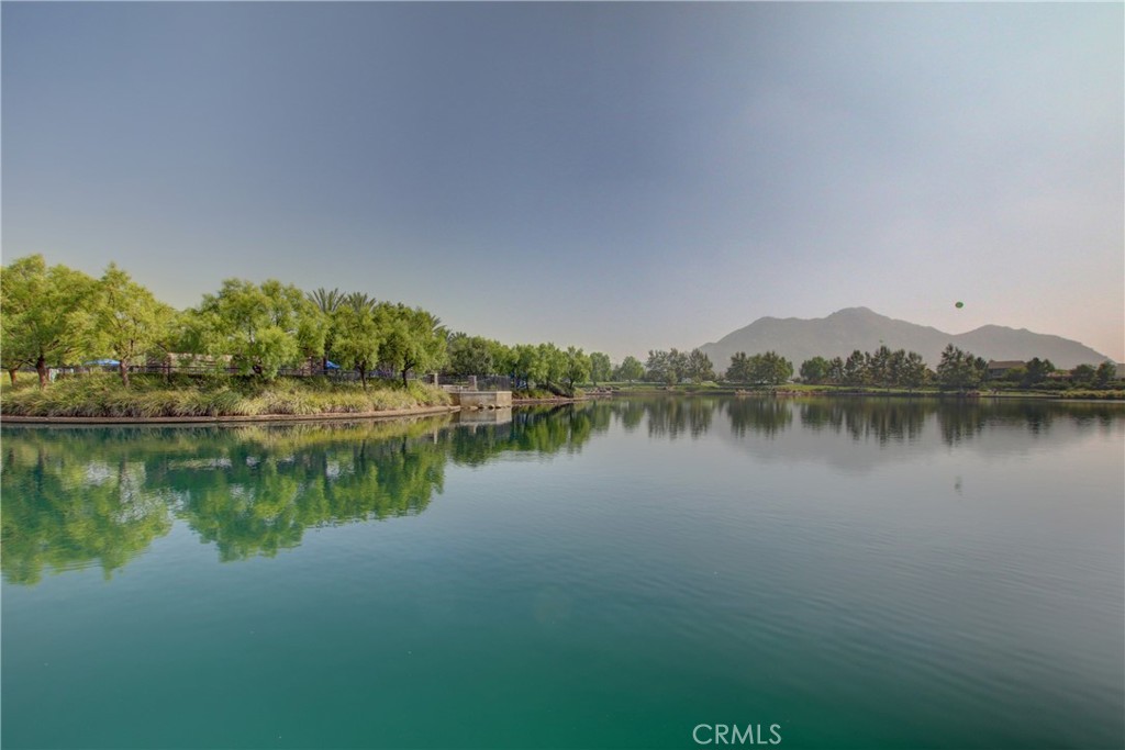https://media.crmls.org/medias/2f8b2673-a412-4831-8fe6-6974865df3bd.jpg?preset=X-Large