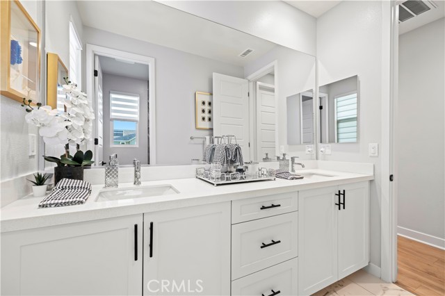 Detail Gallery Image 45 of 57 For 28618 Bloom, Saugus,  CA 91350 - 5 Beds | 4/1 Baths