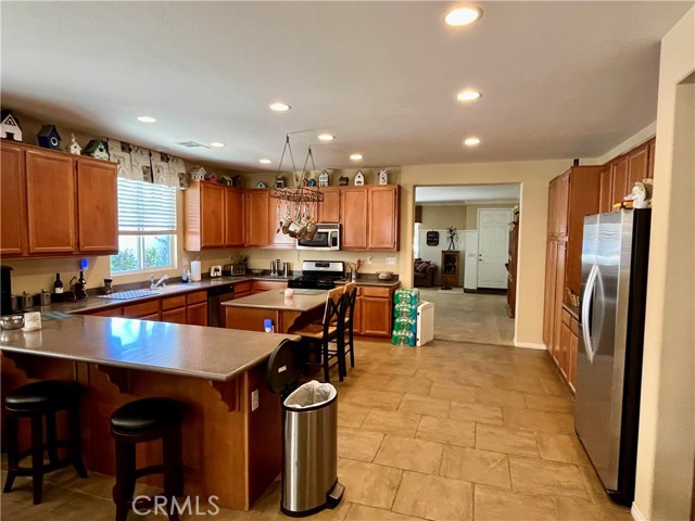 Detail Gallery Image 2 of 19 For 1244 Katherine Ct, Beaumont,  CA 92223 - 3 Beds | 2 Baths