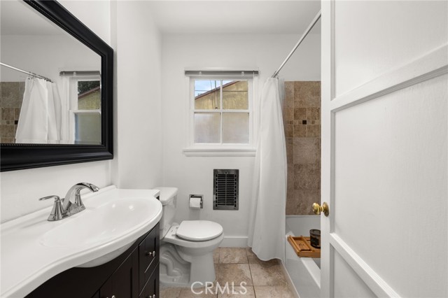 1326 Clock Avenue, Redlands CA: https://media.crmls.org/medias/2f8c266c-6b7d-4c72-9ed2-a5a6cb8d73e2.jpg