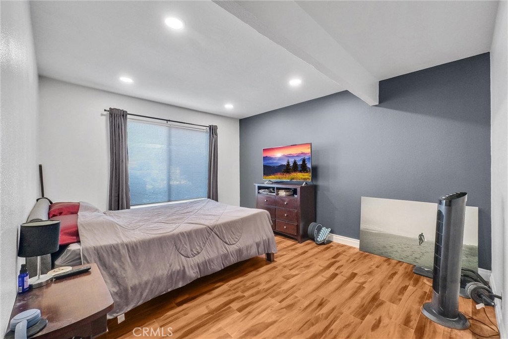 MLS #OC25162222 img 16