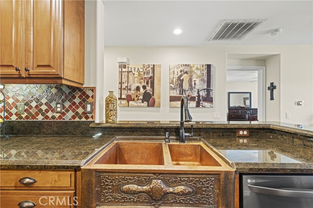 Detail Gallery Image 6 of 33 For 28385 Mirabelle Ln, Saugus,  CA 91350 - 2 Beds | 2 Baths
