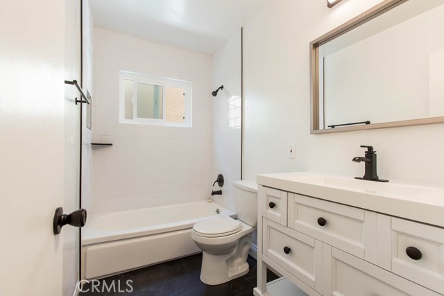 Detail Gallery Image 15 of 19 For 930 N Stanley Ave #4,  West Hollywood,  CA 90046 - 3 Beds | 2 Baths