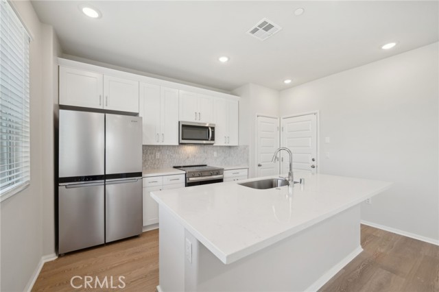 2132 Bergamot Street, Redlands CA: https://media.crmls.org/medias/2f8dee3c-2503-4404-b666-b5458924e0a5.jpg