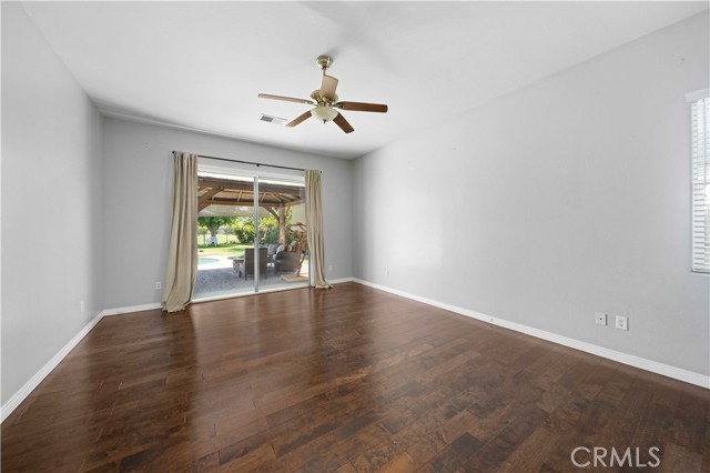 9403 Big Bear Lake Court, Bakersfield CA: https://media.crmls.org/medias/2f8e6eec-6432-4b7a-b1f4-fe4838cfdde5.jpg