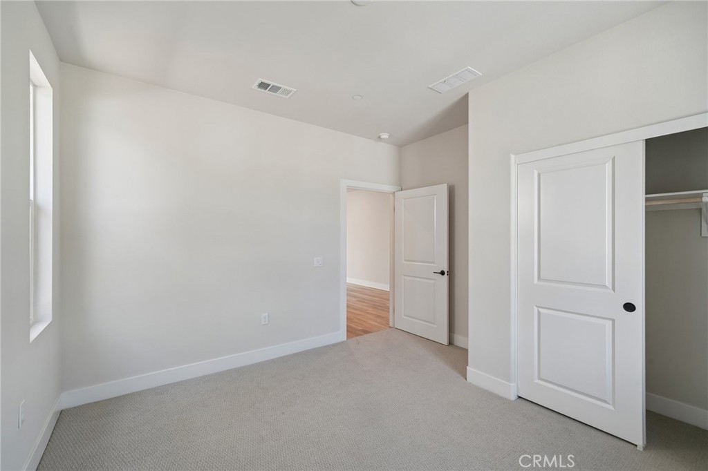 https://media.crmls.org/medias/2f8f39ca-a8e7-440a-bbb7-ce60cf47750e.jpg?preset=X-Large