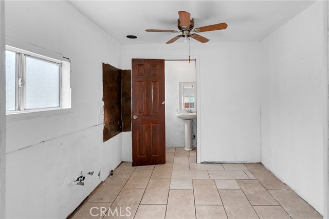 1007 E Kay Street, Compton CA: https://media.crmls.org/medias/2f8f506a-b40f-4042-a929-d379f99fe863.jpg