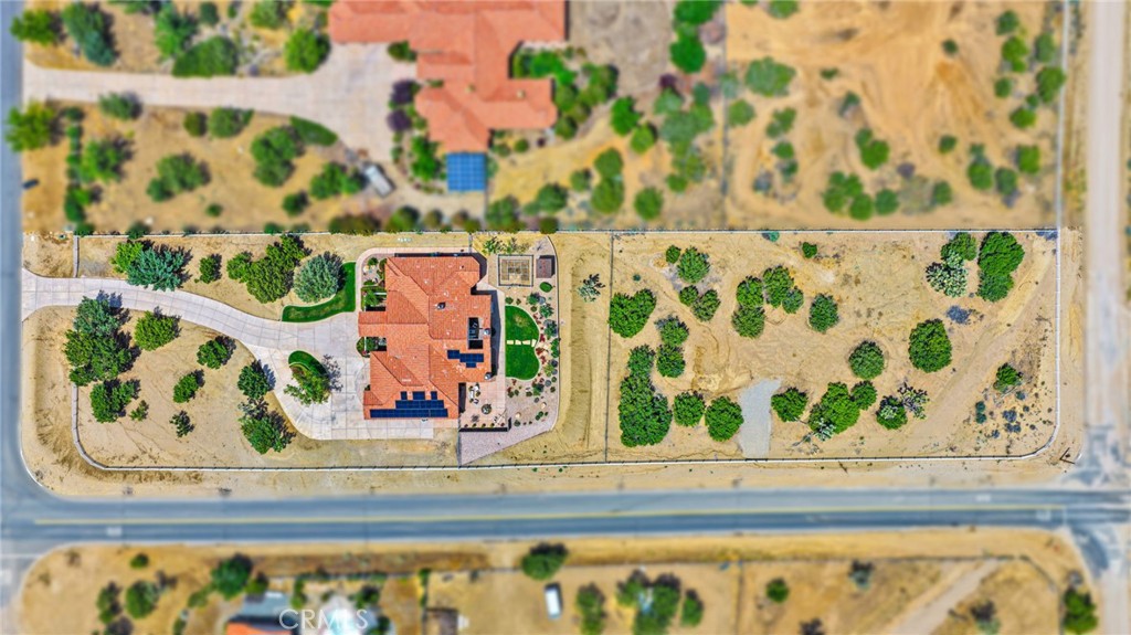 https://media.crmls.org/medias/2f8fd2ed-1363-4d0d-8b61-c0cec207179b.jpg?preset=X-Large