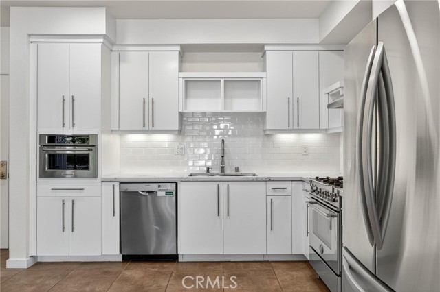 Detail Gallery Image 6 of 55 For 13045 Pacific Promenade #132,  Playa Vista,  CA 90094 - 1 Beds | 1/1 Baths