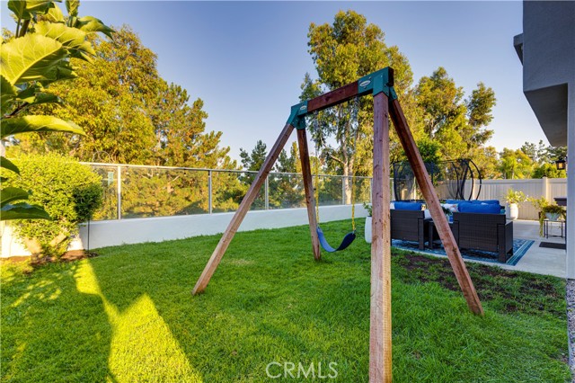 Detail Gallery Image 5 of 31 For 22 La Flauta, Rancho Santa Margarita,  CA 92688 - 3 Beds | 2/1 Baths