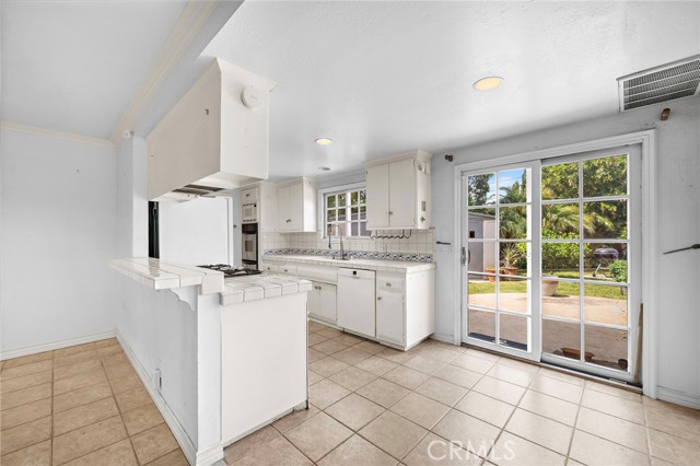 Detail Gallery Image 18 of 43 For 2147 Aster Pl, Costa Mesa,  CA 92627 - 4 Beds | 2/1 Baths