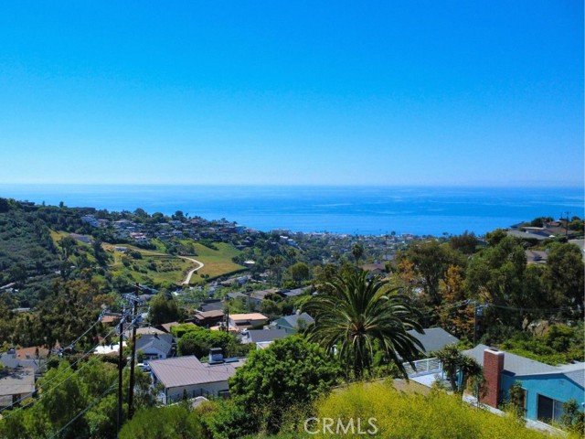 Detail Gallery Image 3 of 24 For 1550 Bluebird Canyon Dr, Laguna Beach,  CA 92651 - – Beds | – Baths