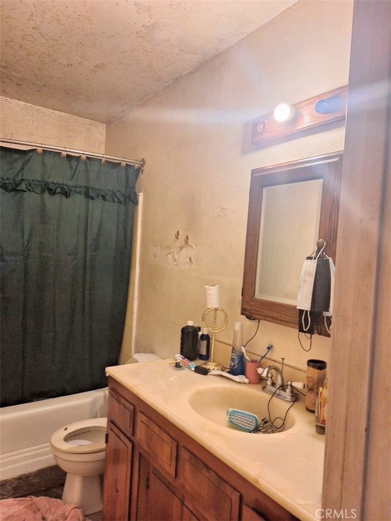 https://media.crmls.org/medias/2f92abf2-568e-413a-91b1-e564b8930100.jpg?preset=X-Large