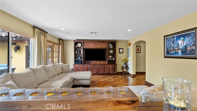 24604 Apple Street, Newhall CA: https://media.crmls.org/medias/2f92ce84-cccd-4bfd-8b3d-d3e87743b293.jpg